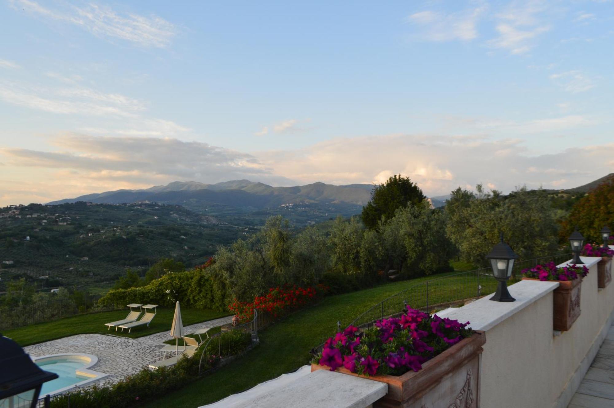 Villa Collebelvedere - Near Rome With Home Restaurant Fara in Sabina Luaran gambar